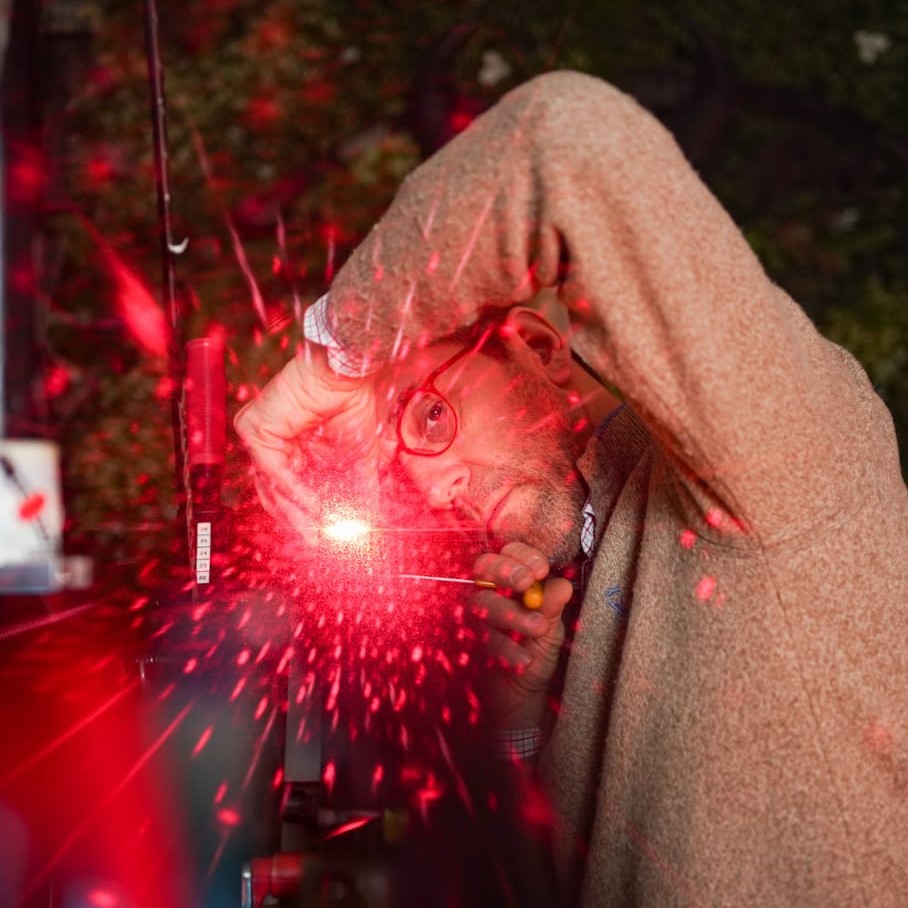 reglage-laser-de-lorientation-des-cames-dun-arc-a-poulies-pour-obtenir-un-vol-de-fleche-plus-precis